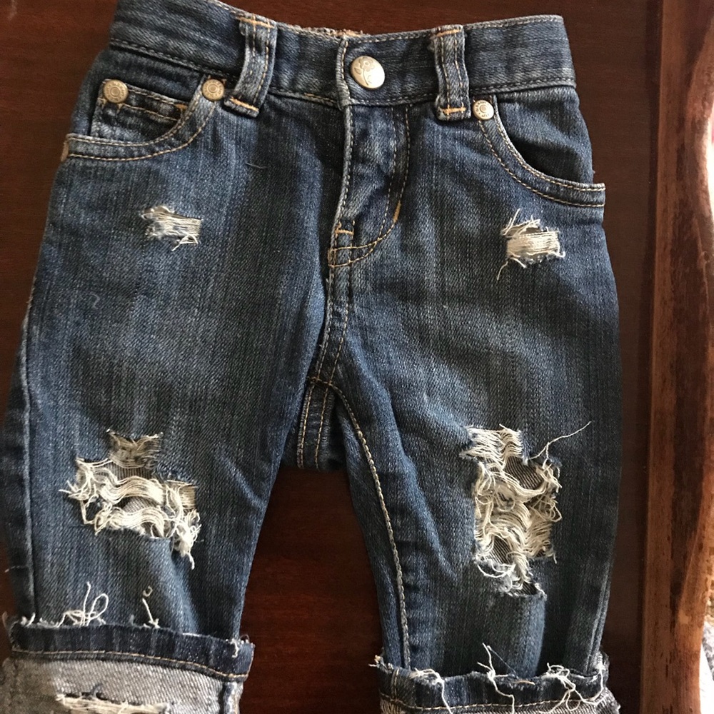 Distressed- dark jean skinny jeans/capris